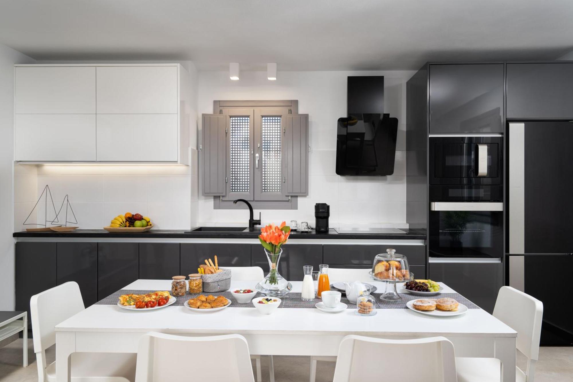 Aegean Melody Suites & Villas Vlychada Exterior photo