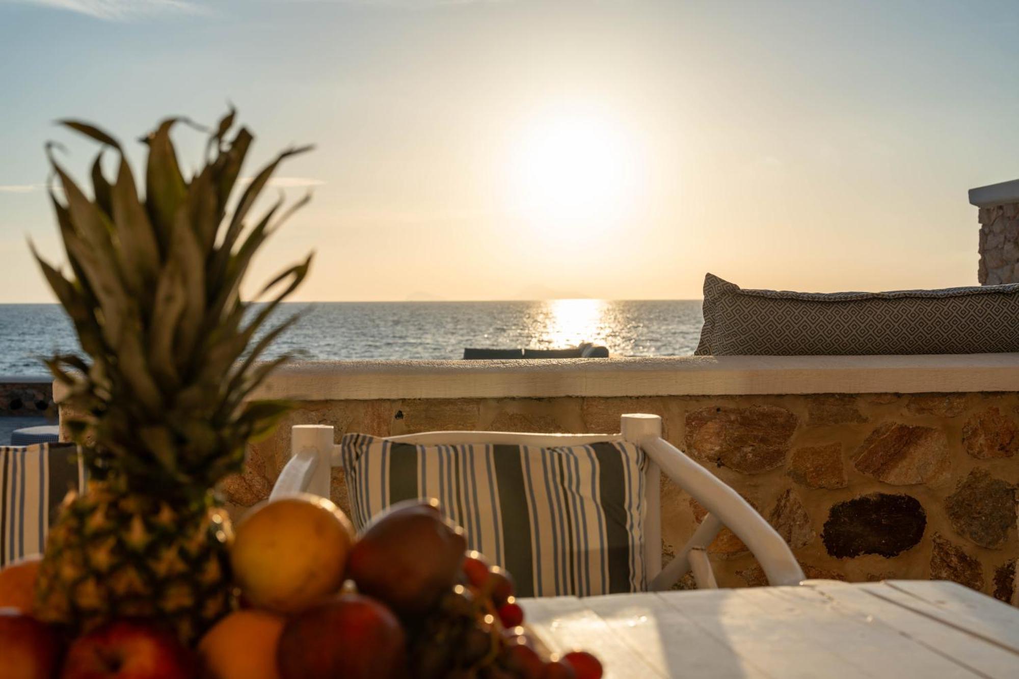 Aegean Melody Suites & Villas Vlychada Exterior photo