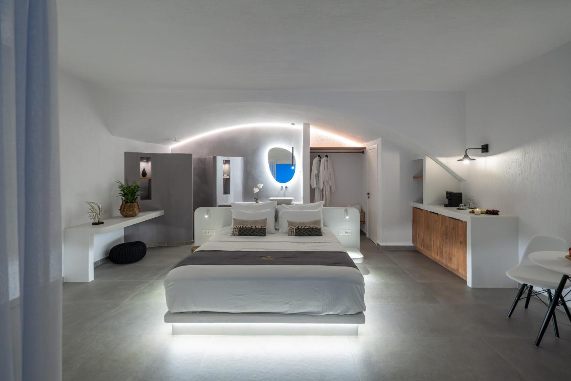 Aegean Melody Suites & Villas Vlychada Exterior photo