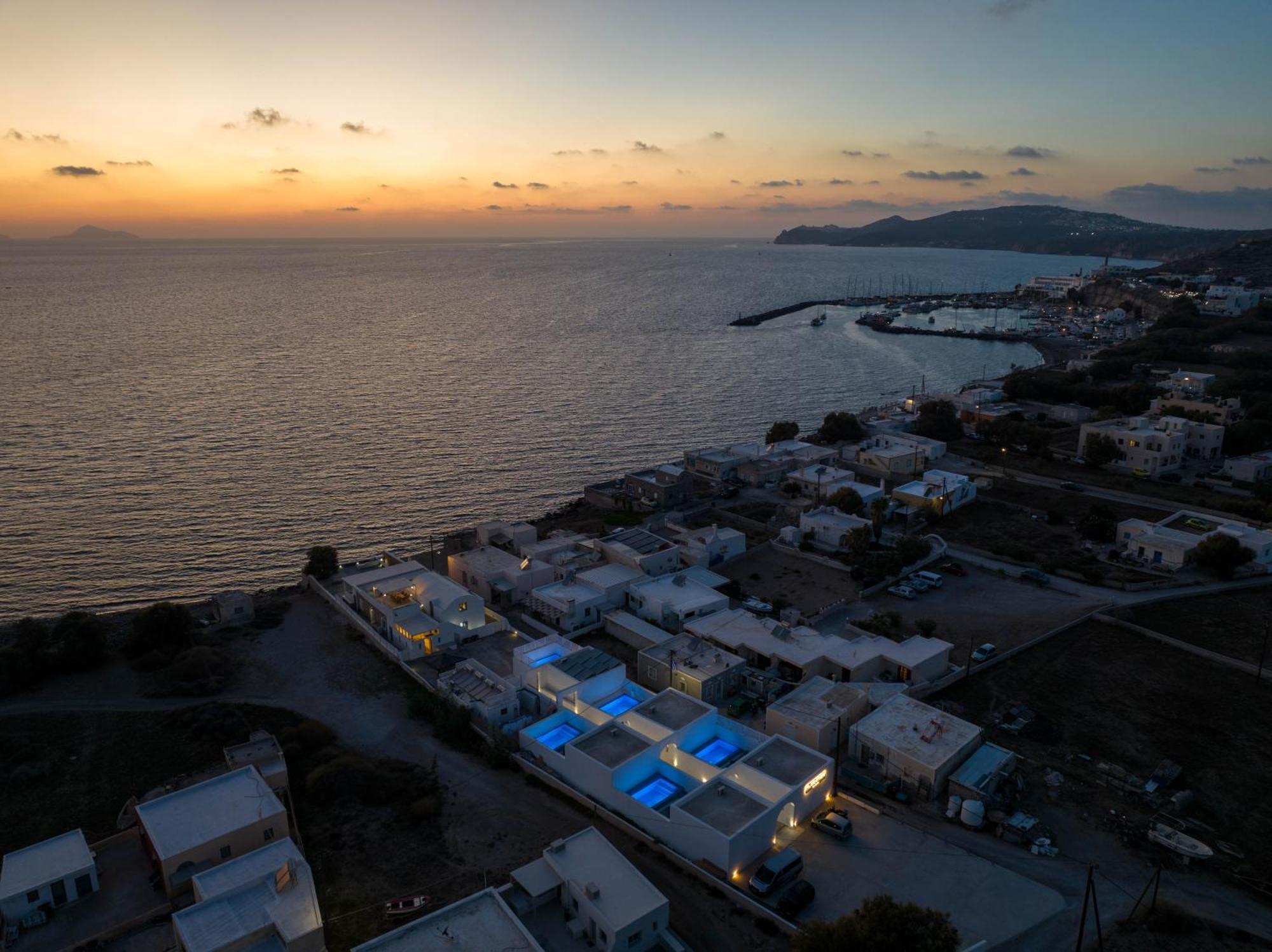 Aegean Melody Suites & Villas Vlychada Exterior photo